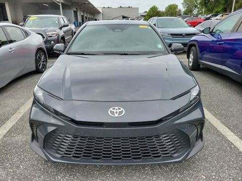 Used 2025 Toyota Camry SE FWD image 9