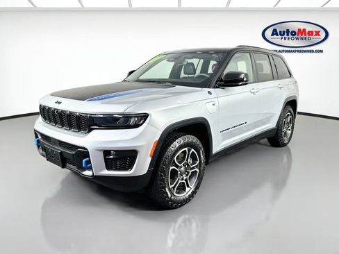 Used 2023 Jeep Grand Cherokee Trailhawk AWD/4WD image 5
