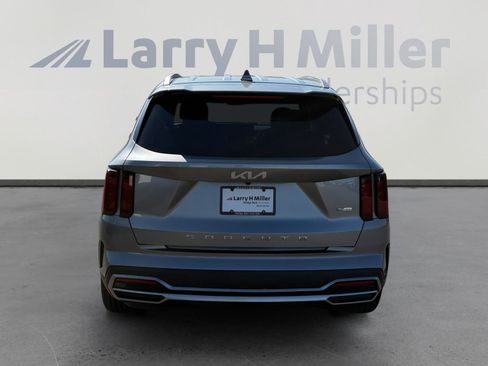 Used 2022 Kia Sorento S image 4