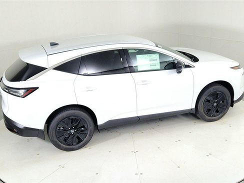 Used 2025 Nissan Murano SV image 42