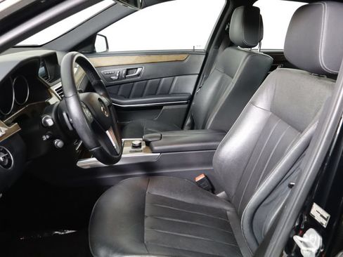 Used 2014 Mercedes-Benz E 550 4MATIC Sedan image 14