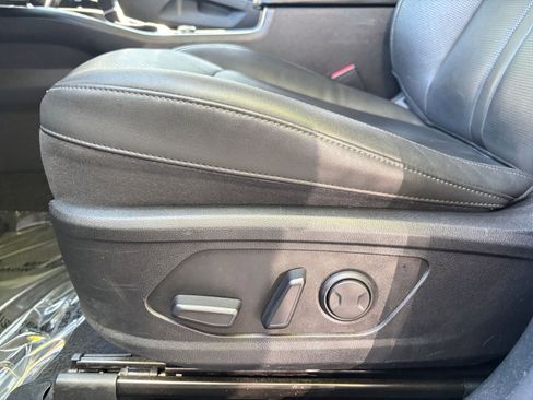 Used 2024 Kia Sorento S FWD image 22