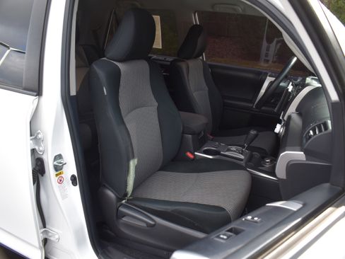 Used 2016 Toyota 4Runner SR5 image 26