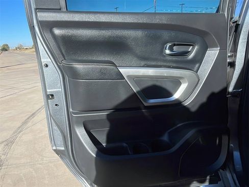 Used 2018 Nissan Titan PRO-4X image 14
