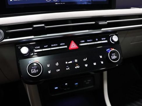 Used 2025 Hyundai Tucson Limited AWD/4WD image 26