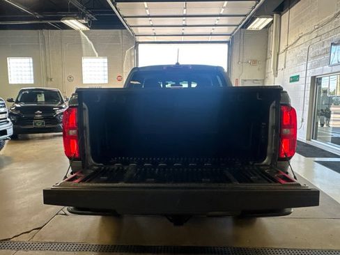 Used 2018 Chevrolet Colorado LT w/ LT Convenience Package AWD/4WD image 5
