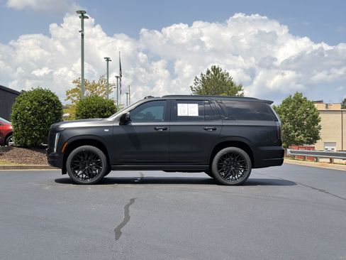 Used 2026 Cadillac Escalade Platinum Sport w/ LPO, Floor Liner Package AWD/4WD image 62
