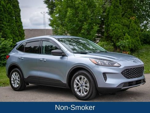 Used 2022 Ford Escape SE FWD image 3
