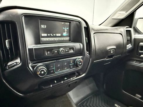 Used 2018 Chevrolet Silverado 1500 Custom w/ Custom Value Package image 13