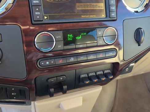 Used 2010 Ford F350 Lariat image 22