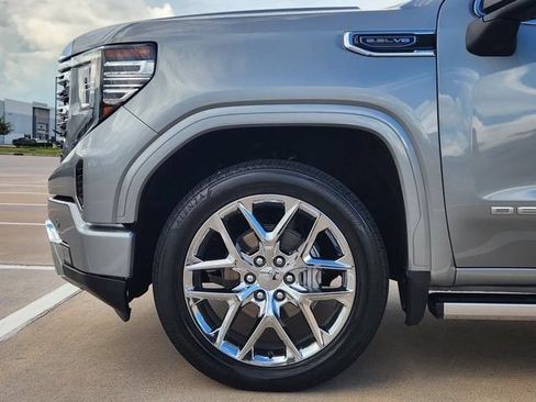 Used 2024 GMC Sierra 1500 Denali w/ Technology Package AWD/4WD image 8