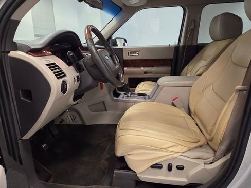 Used 2011 Ford Flex Limited w/ Rapid Spec Order Code FWD image 11