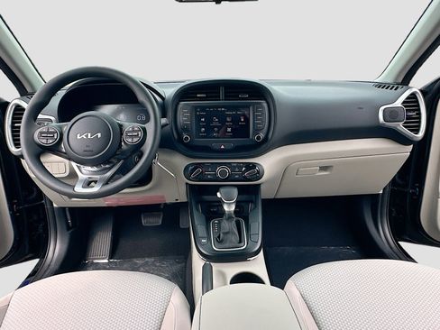 New 2025 Kia Soul LX image 3