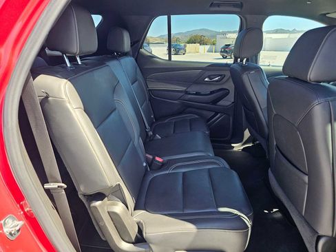 Used 2023 Chevrolet Traverse LT FWD image 12