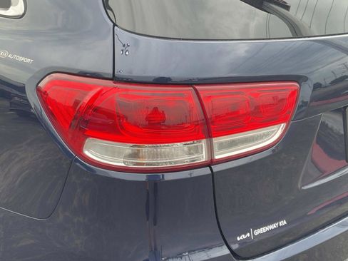 Used 2017 Kia Sorento FWD image 37