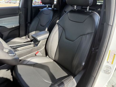 Certified 2025 Jeep Compass Limited w/ Elite Group AWD/4WD image 16