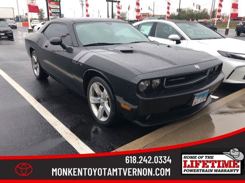 Used 2010 Dodge Challenger R/T image 1
