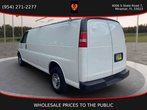Used 2022 Chevrolet Express 2500 Extended w/ Driver Convenience Package RWD image 4