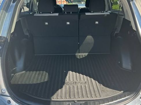 Used 2018 Toyota RAV4 XLE AWD/4WD image 31