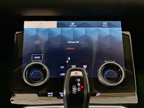 Used 2023 Land Rover Range Rover Evoque SE image 13