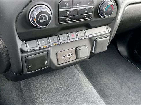 Used 2025 Chevrolet Silverado 1500 Custom image 16