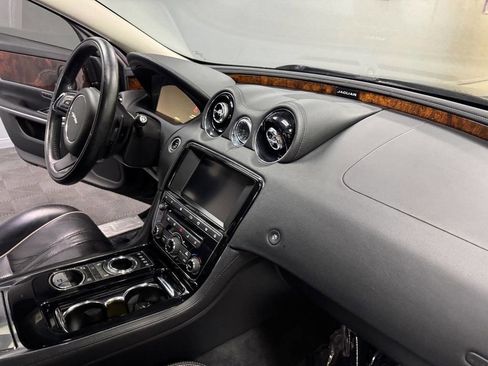 Used 2016 Jaguar XJ R-Sport image 54