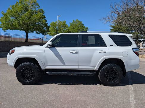 Used 2022 Toyota 4Runner SR5 Premium w/ Moonroof Package AWD/4WD image 3