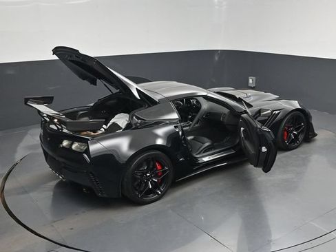 Used 2019 Chevrolet Corvette ZR1 RWD image 29