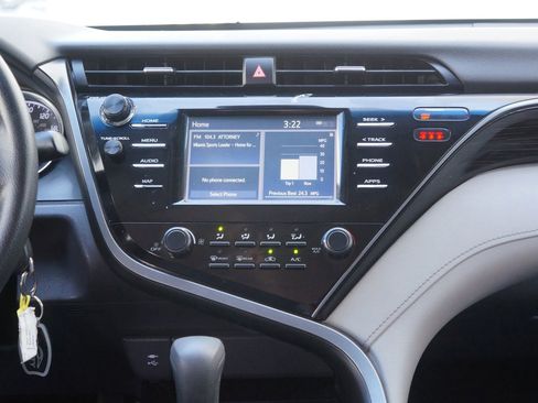 Used 2019 Toyota Camry LE image 33