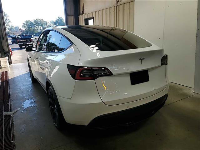 Used 2021 Tesla Model Y 2WD image 12