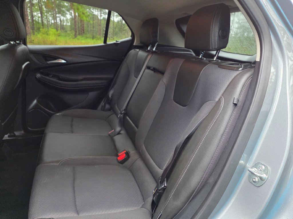Used 2025 Buick Encore GX Preferred w/ Comfort Package FWD image 16