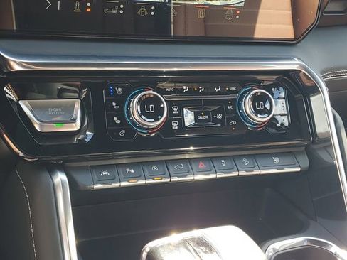 Used 2024 GMC Sierra 1500 Denali Ultimate image 19