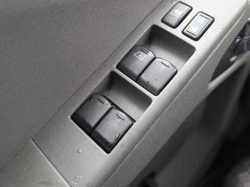 Used 2013 Nissan Frontier SV w/ SV Value Truck Pkg image 13