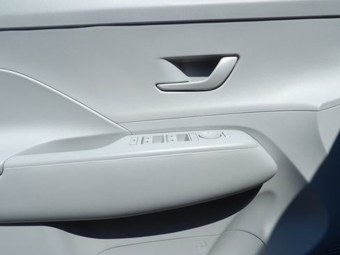 Certified 2025 Hyundai Kona SEL FWD image 13