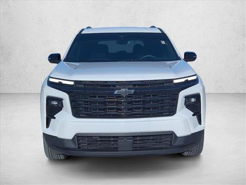 Used 2024 Chevrolet Traverse LT w/ Midnight/Sport Edition FWD image 2