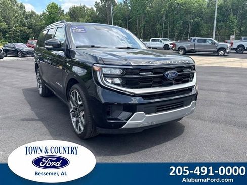 Certified 2025 Ford Expedition Platinum w/ Platinum Ultimate Package AWD/4WD image 1