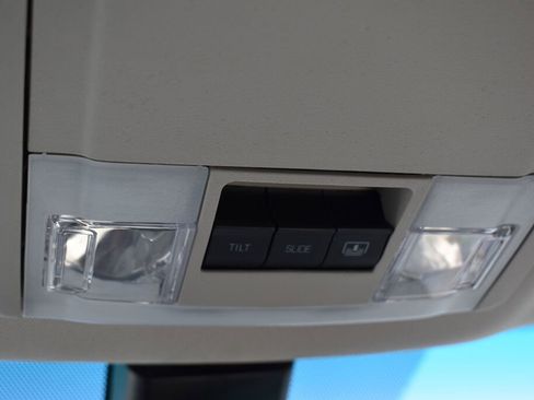 Used 2016 Ford Explorer Platinum AWD/4WD image 16