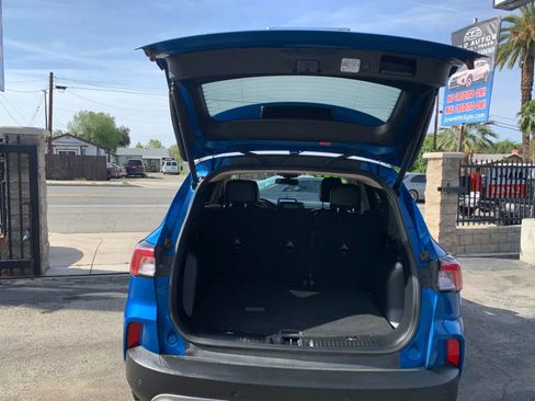 Used 2020 Ford Escape Titanium AWD/4WD image 9