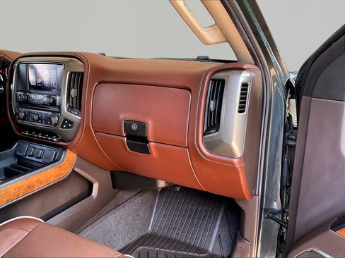 Used 2018 Chevrolet Silverado 2500 High Country AWD/4WD image 27