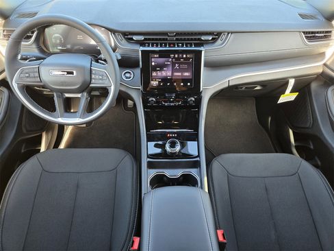 New 2025 Jeep Grand Cherokee Laredo X image 25