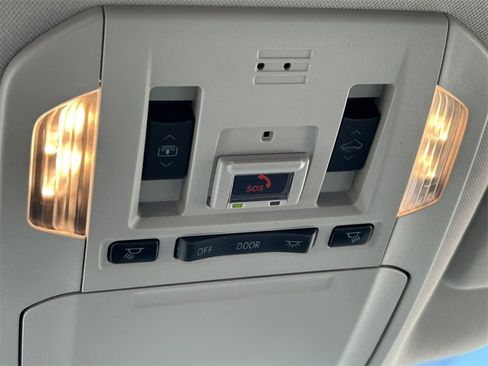 Used 2023 Toyota Highlander Platinum image 22