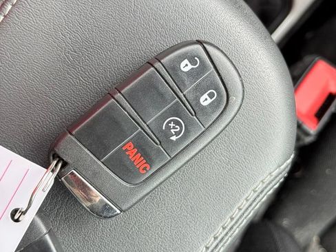 Used 2022 Jeep Renegade Latitude w/ Convenience Group AWD/4WD image 22