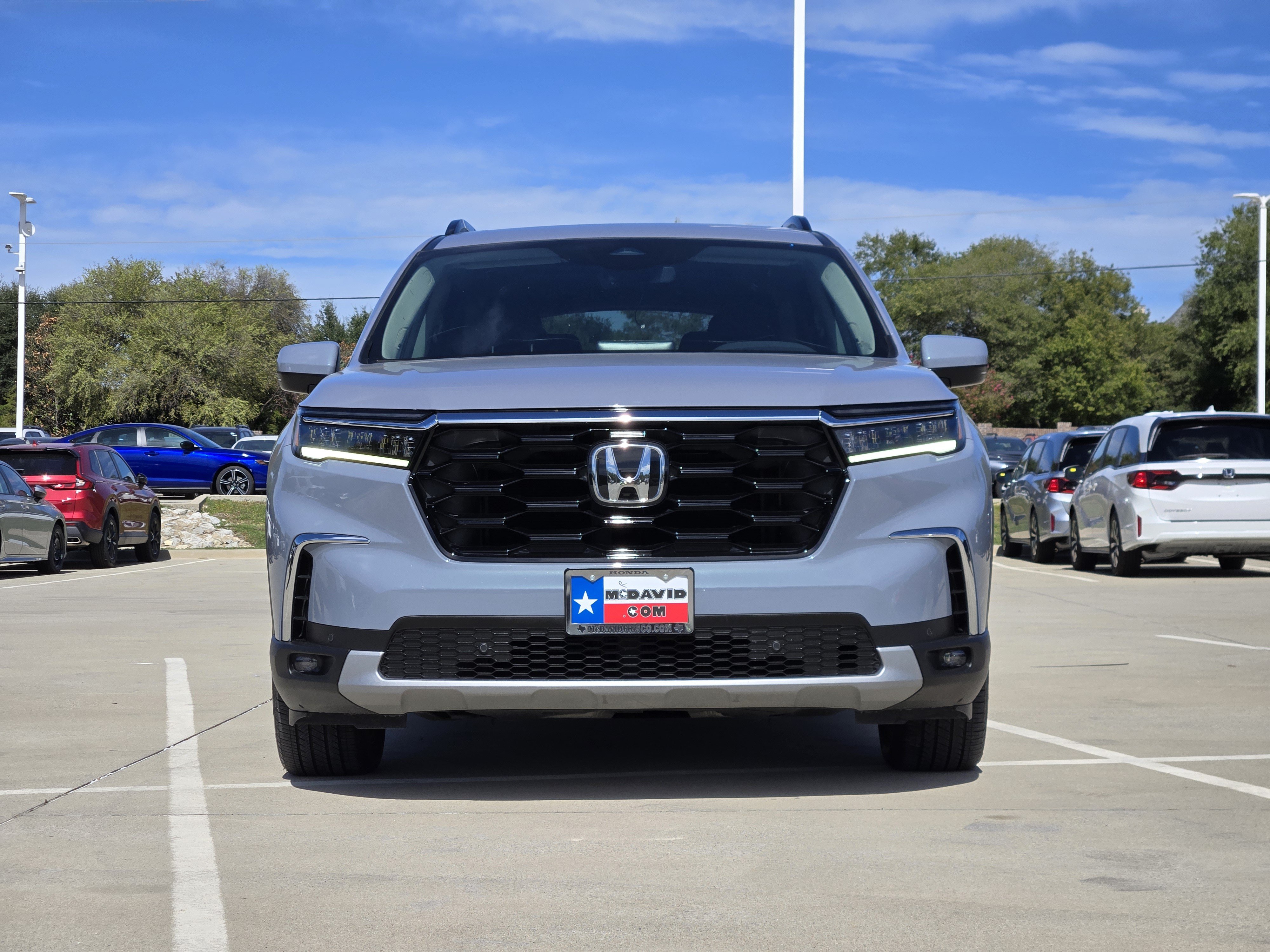 Certified 2025 Honda Pilot Touring image 2