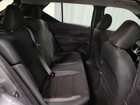 Used 2020 Nissan Kicks S image 24