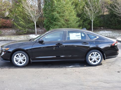 New 2025 Honda Accord LX image 4
