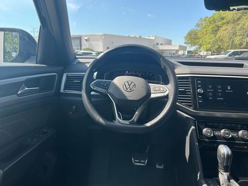 Certified 2023 Volkswagen Atlas Cross Sport SEL R-Line AWD/4WD image 51
