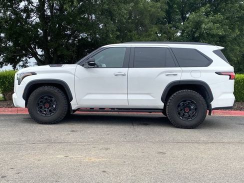Used 2024 Toyota Sequoia TRD Pro AWD/4WD image 10