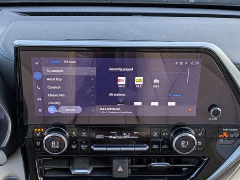 Used 2024 Toyota Highlander Platinum image 19