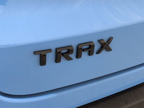 Used 2024 Chevrolet Trax RS w/ Sunroof Package image 13