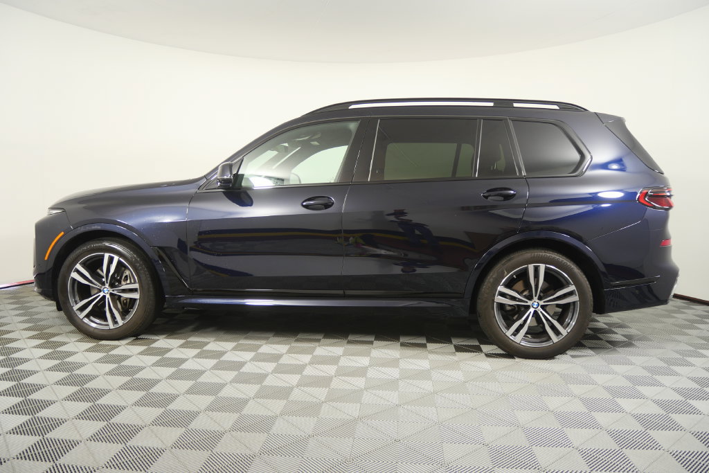 Certified 2024 BMW X7 xDrive40i w/ M Sport Package AWD/4WD image 7